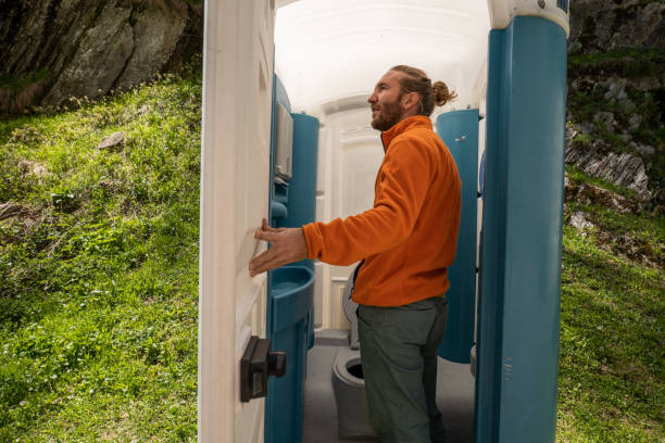 Best Portable bathroom rental  in Miami Beach, FL
